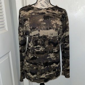 ROCK & REPUBLIC CAMO ARMY GREEN- SZ XS - lightweight sweater- good condition